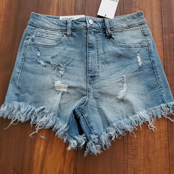 C'EST TOI Large Distressed Shorts - Picture 3 of 3